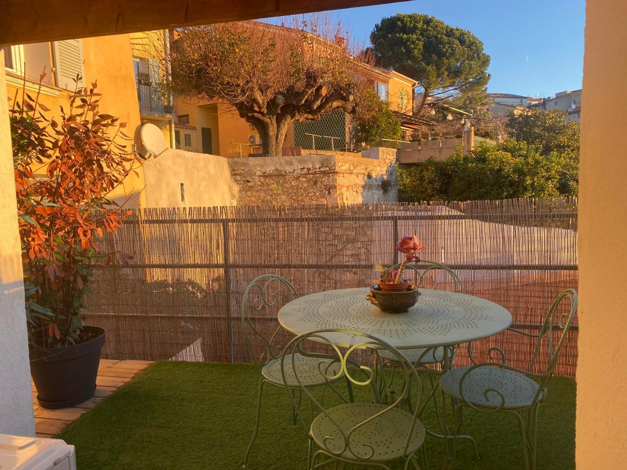 Spacieux Duplex, Vue Mer Et Belle Terrasse Ιέρ Εξωτερικό φωτογραφία